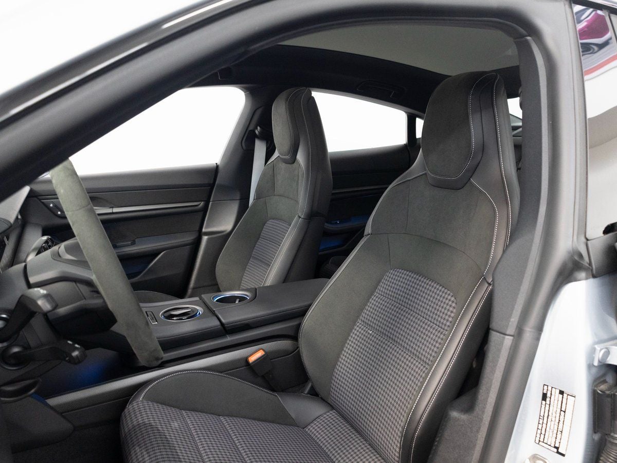 2025 Porsche Taycan — detail view